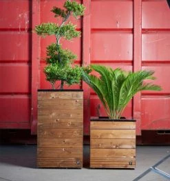 Jardipolys Pots, Cache-pots Et Jardinières D'extérieur Bac à Fleurs Carré Acier Noir Et Bois De Sapin épicéa -Parasols Soldes Magasin bac a fleurs carre acier noir et bois de sapin epicea 2