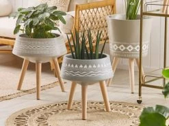 Beliani Pots, Cache-pots Et Jardinières D'extérieur Cache-pot D'extérieur En Plastique Beige H50 -Parasols Soldes Magasin cache pot d exterieur en plastique beige h50 1