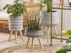 Beliani Pots, Cache-pots Et Jardinières D'extérieur Cache-pot D'extérieur En Plastique Gris H37 -Parasols Soldes Magasin cache pot d exterieur en plastique gris h37 1