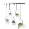 Umbra Pots, Cache-pots Et Jardinières D'extérieur Ensemble De 5 Pots De Fleurs à Suspendre En Mélamine Blanc -Parasols Soldes Magasin ensemble de 5 pots de fleurs a suspendre en melamine blanc