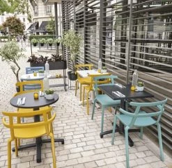 Maisons Du Monde Pots, Cache-pots Et Jardinières D'extérieur Jardinière En Métal Noir Avec 4 Pots -Parasols Soldes Magasin jardiniere en metal noir avec 4 pots 1000 4 31 200808 8