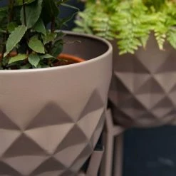 Oviala Pots, Cache-pots Et Jardinières D'extérieur Lot De 2 Caches Pots En Métal Taupe -Parasols Soldes Magasin lot de 2 caches pots en metal taupe 2