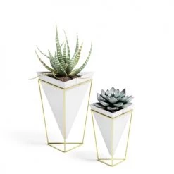 Umbra Pots, Cache-pots Et Jardinières D'extérieur Lot De 2 Pots De Fleurs Ass. à Poser En Céramique Blanc Et Doré -Parasols Soldes Magasin lot de 2 pots de fleurs ass a poser en ceramique blanc et dore 2