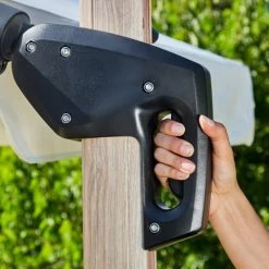 Kerama Parasols Parasol Suspendu Structure Imitation Bois Et Tissu Blanc Naturel 3x3m -Parasols Soldes Magasin parasol suspendu structure imitation bois et tissu blanc naturel 3x3m 2