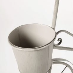 Maisons Du Monde Pots, Cache-pots Et Jardinières D'extérieur Porte-plantes Vélo En Métal Gris Effet Vieilli -Parasols Soldes Magasin porte plantes velo en metal gris effet vieilli 1000 1 4 189670 3