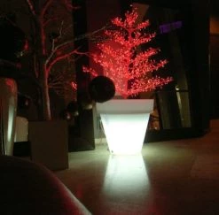 Serralunga Pots, Cache-pots Et Jardinières D'extérieur Pot à Fleur éclairé En Résine Recyclable Neutre D68cm -Parasols Soldes Magasin pot a fleur eclaire en resine recyclable neutre d68cm 3