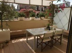 Serralunga Pots, Cache-pots Et Jardinières D'extérieur Pot à Fleur En Résine Recyclable Blanc D47cm -Parasols Soldes Magasin pot a fleur en resine recyclable blanc d47cm 2