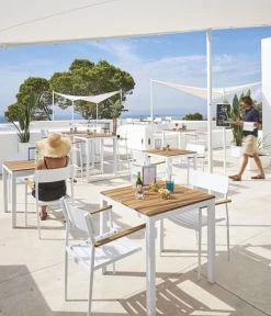 Maisons Du Monde Plantes D'extérieur Artificielles Strelitzia Artificiel Et Pot Tressé H180 -Parasols Soldes Magasin strelitzia artificiel et pot tresse h180 1000 16 35 204543 9