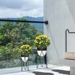 Outsunny Pots, Cache-pots Et Jardinières D'extérieur Supports De Pots De Fleurs Design - Lot De 2 Métal époxy Noir Blanc -Parasols Soldes Magasin supports de pots de fleurs design lot de 2 metal epoxy noir blanc 3